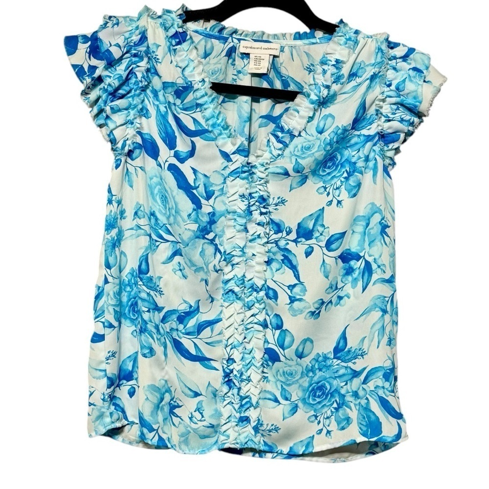 CUPCAKES & CASHMERE Ruffled Floral Rose Print Flutter Sleeve Pull On Blouse XS